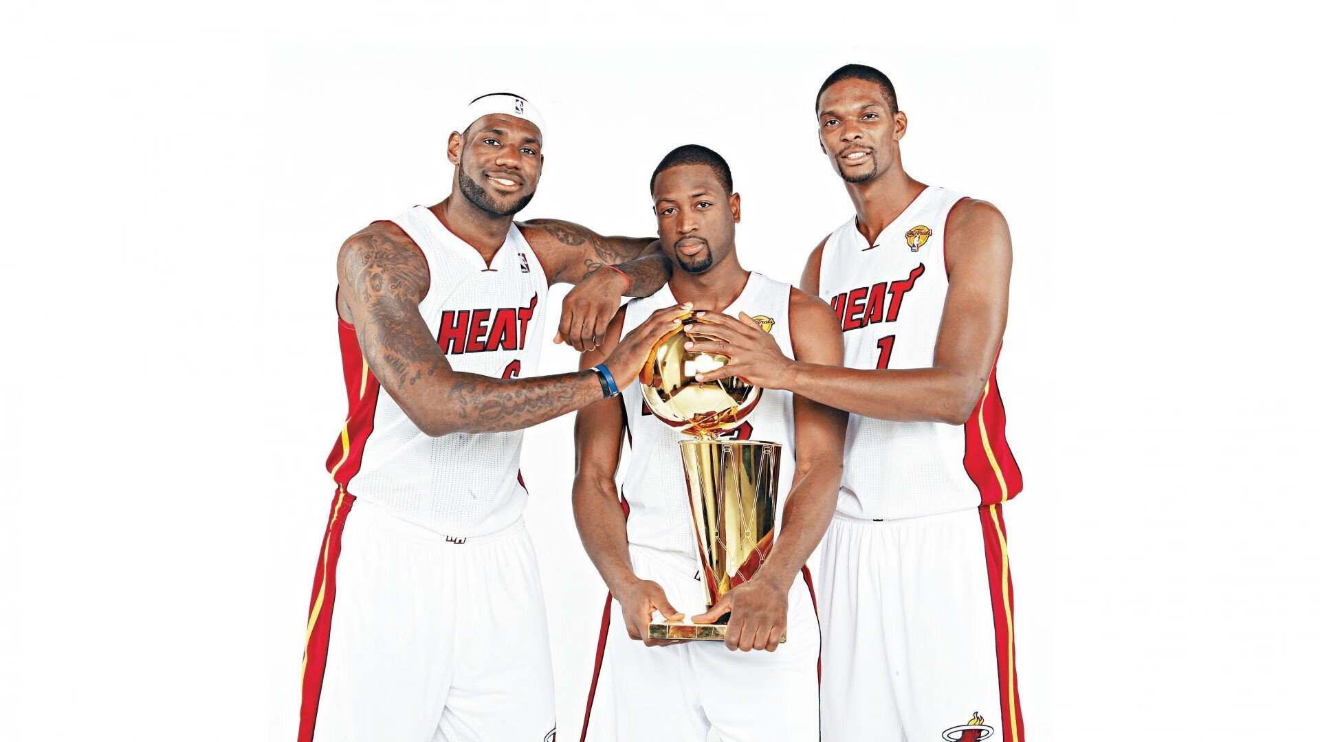 MAD不断突破！，字母哥连续五场比赛得分超过战术调整观众掌声雷动